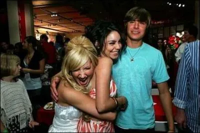 Avec qui est-il sorti ?