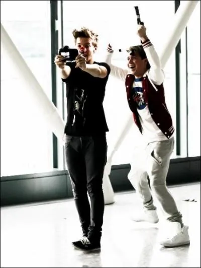 Que porte-t-il sur la tte lorsqu'il y est ?