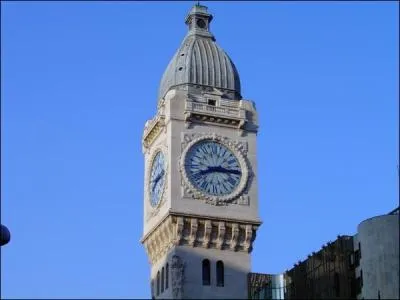 Quel est le nom de cet objet qui a mme donn son nom  la tour de la Gare de Lyon sur laquelle il est depuis bien longtemps fix ?