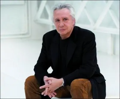 Retrouvez la suite de ces paroles :  Quand je pense  la vieille anglaise, J'envie les paves englouties, Longs courriers qui cherchaient un...   (Ne m'appelez plus jamais France_Michel Sardou)