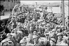 Par quel pays, du camp des Allis, fut organise l'opration Alphabet (opration consistant  l'vacuation des troupes britanniques, franaises et polonaises de Norvge) en 1940 ?