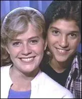 C'est en 1984 qu'elle obtient son premier rle au cinma, dans le film Karat Kid, aux cts de :