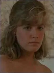 En 1986, Elisabeth Shue incarne, dans le film Link, une jeune tudiante qui assiste un savant fou dans ses expriences sur les :