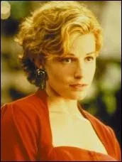 En 1993, elle est Anne dans une comdie fantomatique aux cts de Robert Downey Jr, Kyra Sedgwick et Tom Sizemore. Il s'agit de :