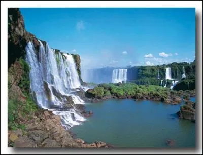 Quel est le seul pays travers  la fois par l'quateur et par le tropique du Capricorne ?
