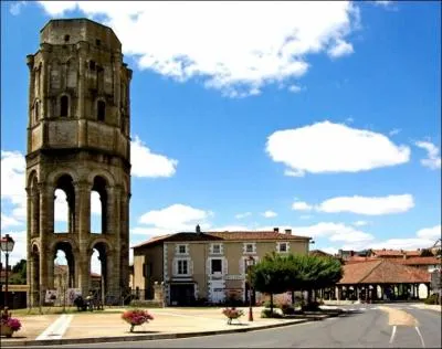 Les habitants de Charroux sont les