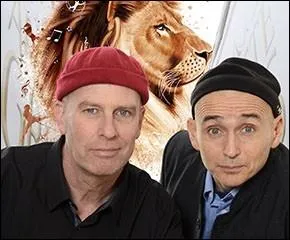 Quel est le nom de chacun des 2 artistes ?