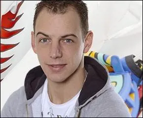 Quel est le nom de cet artiste ?