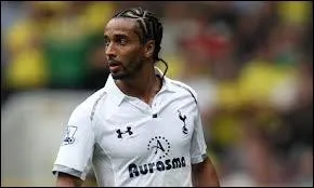 Il volue aussi en Angleterre (Tottenham). De qui s'agit-il ?