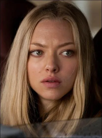 Quelle autre jolie blonde est l'hrone de  Disparue , un thriller de 2012 ?