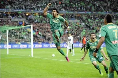 Comment appelle-t-on les joueurs de St-tienne ?