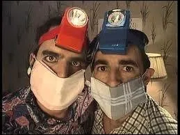 Qui tait le complice de Albert Dupontel dans les   Sales histoires , srie d'histoires brves et grinantes diffuse sur Canal+ ?