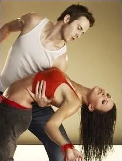 Le scnario de  Sexy Dance 2  reprend celui du premier opus, mais cette fois-ci :