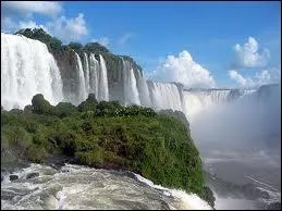 Gographie : dans quels pays les chutes d'eau d'Iguazu s'tendent-elles ?