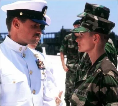 Dans quelle branche de l'arme amricaine, rpute pour sa duret, Demi Moore veut-elle se faire une place dans le film   armes gales  ?