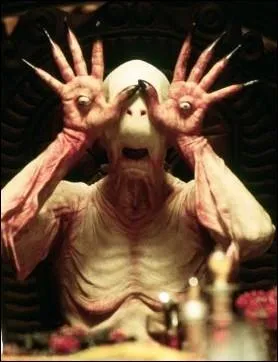 Dans quel film de Guillermo Del Toro peut-on trouver cette crature effrayante ?