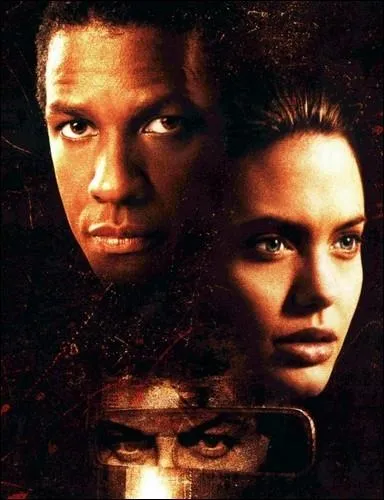 Qui incarne le criminologue ttraplgique dans  Bone Collector  ?