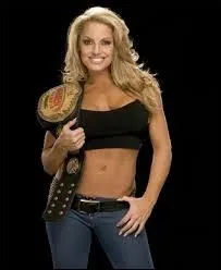 Combien de  WWE Women's Championship  a remport Trish Stratus au cours de sa carrire ?
