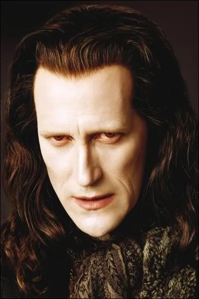 Qui  dtruit  Marcus, dans la vision d'Alice du Twilight 5 ?