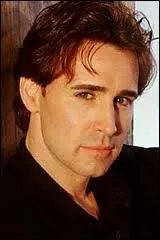 Qui joue le rle d'Adam Baylin ?