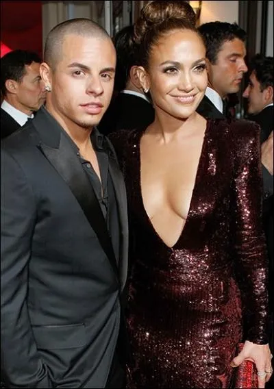 Et comment s'appelle le boyfriend actuel de Jennifer Lopez, qui ressemble trangement  son ex-mari Marc Anthony ?