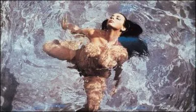 Miss Argentine 1955, cette brunette exubérante et naïve est l'icône de l'érotisme ; devenue actrice dramatique, la censure n'a pas empêché ses films audacieux et "kitsch" de connaître le succès.