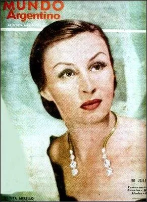 Ses amies fidèles ont été la rue et la solitude qui avec le temps lui ont conféré sagesse et maturité. Sa puissante voix dramatique a mis le sceau du passionnel à ses inoubliables tangos, c'est...