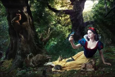 Elle incarne  merveille Blanche-Neige !