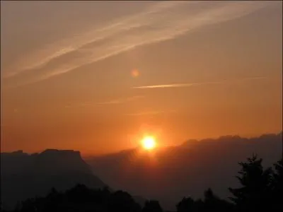 Combien de temps met la lumire du soleil pour arriver sur Terre ?