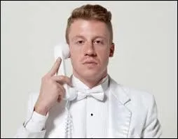 Le niveau s'lve avec cette chanson de Macklemore : Return of the Mack, get up ! what it is, what it does, what it is, what it isn't. Looking for a better way to get up out of bed... 