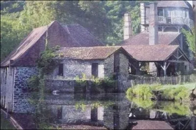 Sur quelle rivire se situe cette forge de 1521, monument historique depuis 1979, en Prigord vert ? Les btiments sont particulirement bien conservs.
