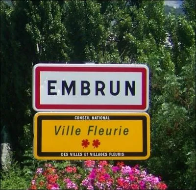 Cette ville se trouve dans un dpartement qui ne comprend pas de ... .