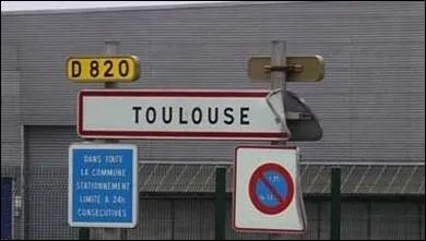 Cette ville se trouve dans un dpartement qui ne comprend pas de ... .