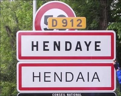 Cette ville se trouve dans un dpartement qui ne comprend pas de ... .