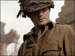 Quels sont les deux histoires qui rodent autour de Ronald Speirs ?