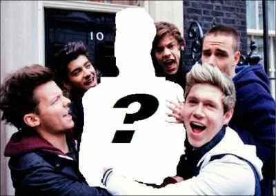 Juste aprs, les garons sont autour de ...