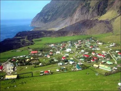 Dans quel ocan o mer se situe l'archipel de Tristan da Cunha ?