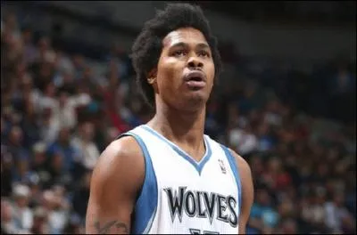 Qui est ce joueur des Wolves ?