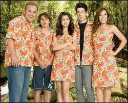 Comment s'appelle l'hrone des  Sorciers de Waverly Place  ?