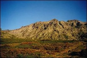 Il s'appelle monte Cinto et culmine  2706m. Dans quel dpartement peut-on le voir ?