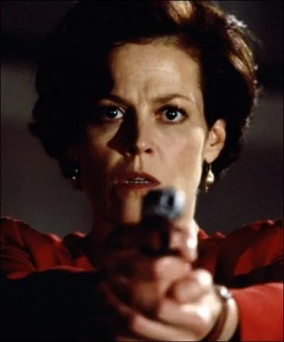 Quel est le problme de Sigourney Weaver dans le film  Copycat  ?