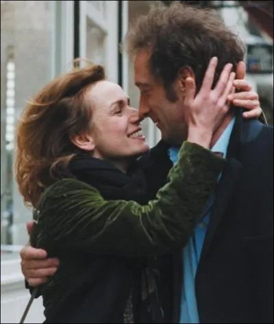 De quelle actrice est follement amoureux Vincent Lindon (au point de la faire suivre par un dtective ! ) dans le film  Je crois que je l'aime  ?