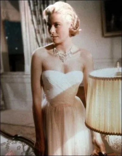 On sait tous que c'est la sublime Grace Kelly qui tient le rle principal dans  La main au collet . Mais quel est l'interprte masculin qui lui donne la rplique ?