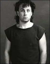 Quel est le nom de Bobcat Goldthwait dans  Police Academy 2 , o il interprte un punk compltement dtraqu  la voix bien particulire ?