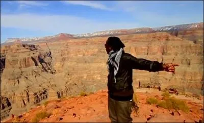 Dreamin' ; complter les paroles :  J'cris des textes en relief juste avec des rimes plates ________ .