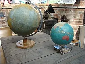 Une flche indienne, deux (... ... . . ) (... ... . . ) du XVIIIme sicle, ... ...