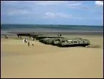 C'est une station balnaire, o des blocs de bton plants dans la mer tmoignent de son rle pendant la Seconde guerre mondiale, ainsi que le muse du Dbarquement. C'est ...