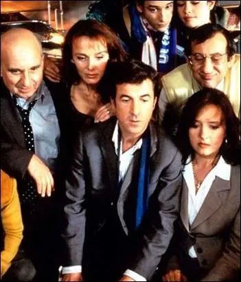 Dans  La voie est libre , quel transport en commun Franois Cluzet prend-il en otage ?