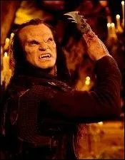 Pourquoi Main fourchue s'est-il coup la main ?