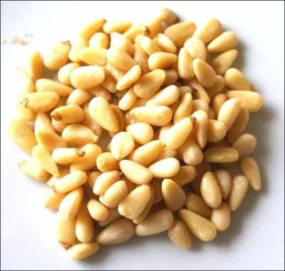 Comment se traduit un  pignon de pin  en anglais ?